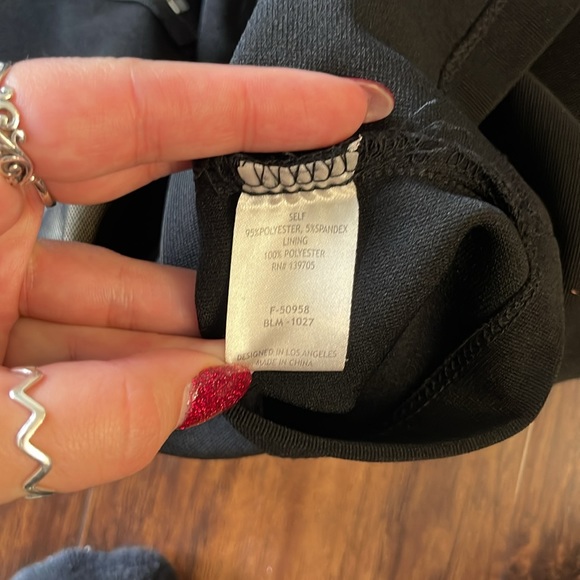 Windsor Bodycon Halter Dress - Picture 10 of 12